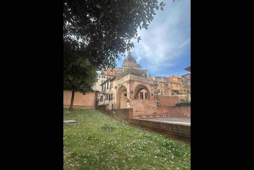 Nel Cuore Della Citta Siena Buitenkant foto